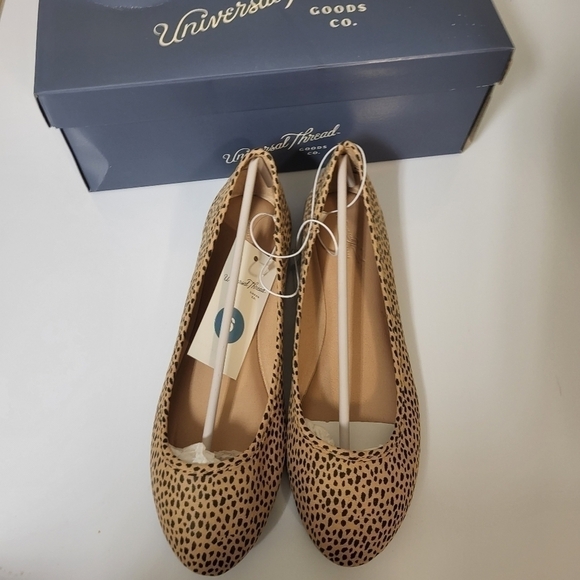 2 for $25 Universal thread round toe ballet Animal print flat ladies size 6 - Picture 5 of 9